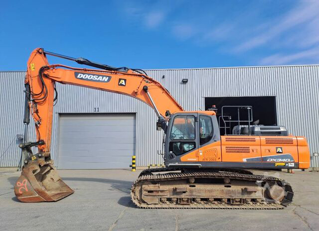 Doosan DX340LC (34-tonne) Excavator